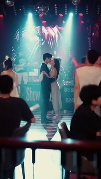 End of Yu Yanwan married into the Su family as a substitute. She thought it was a deal. Unexpectedly, on the wedding day, she ran into a male model in the bar who became her husband. Her heart skipped a beat, but she didn't know that the man had already s