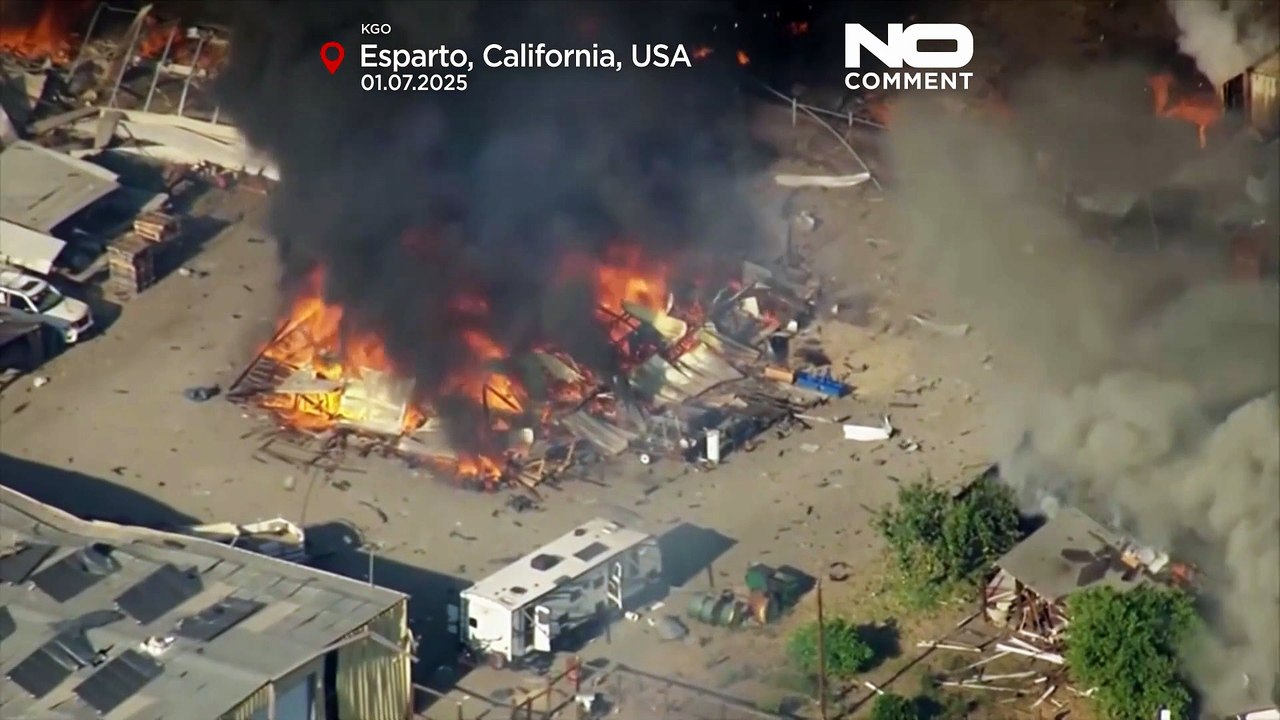 Explosion sur un site de feux d'artifice en Californie déclenche un incendie massif