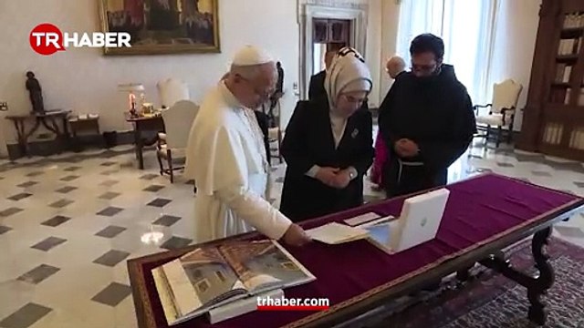 Vatikan'da Gazze diplomasisi! Emine Erdoğan, Papa Leo ile bir araya geldi!