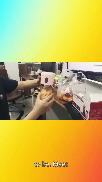 Portable Cordless Blender – Blend Smoothies Anywhere! 🥤