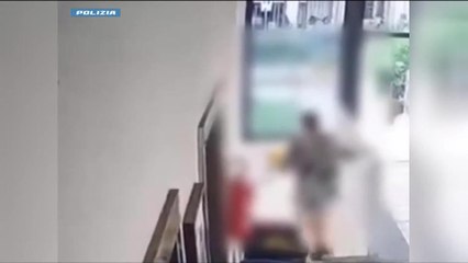 Milano, ruba i bagagli dall'auto di una famiglia inglese al parcheggio di piazza Diaz: i turisti lo vedono e lo fanno arrestare