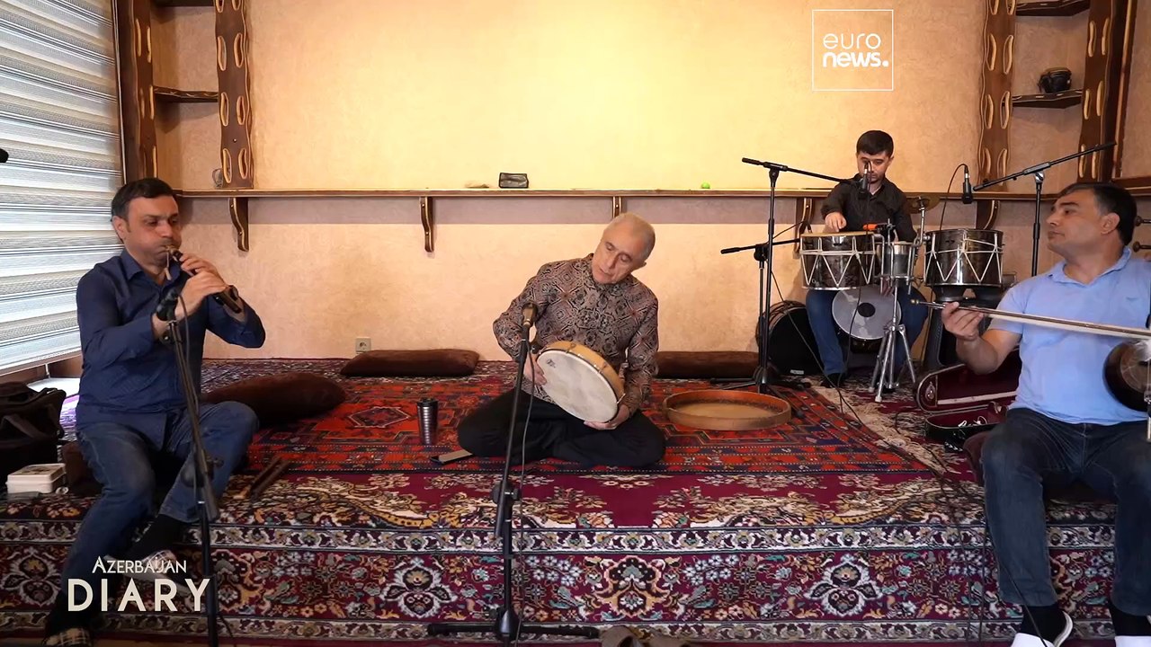 Le chanteur azerbaïdjanais transforme les sons...