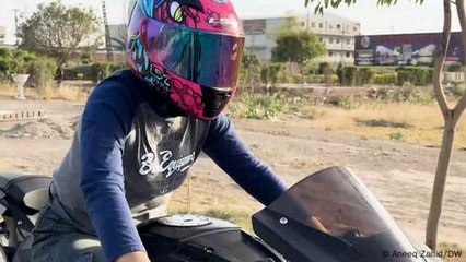 The Pakistani woman changing the face of motorcycle racing