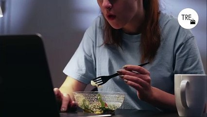 Jamie Nadeau, nutricionista: "Las consecuencias de comer tarde van más allá del metabolismo: se asocian con empeoramiento del sueño"