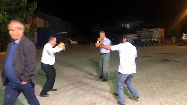 Afyon sandıklı muhteşem üçlü oyun Evlerine varamadim