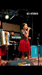 María Belén, la "Karol G boliviana", deslumbra con versión zapateada de éxitos urbanos