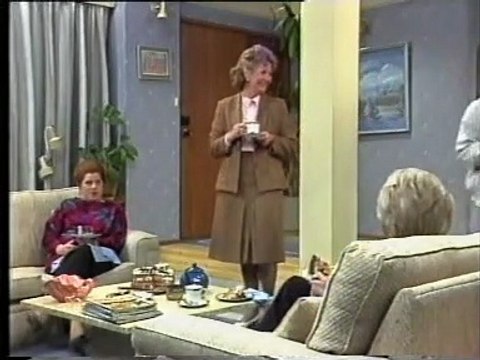 Neighbours deutsch - 358 - Angst vor der eigenen Courage (08.10)