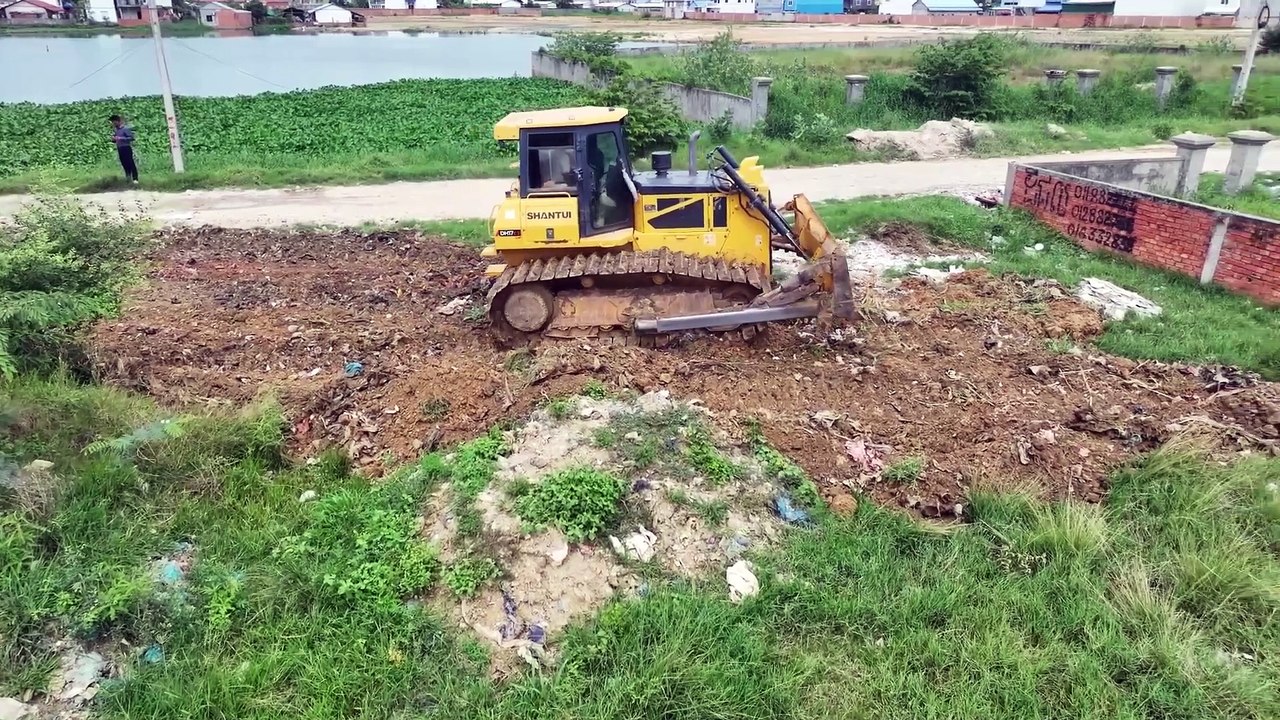 INCREDIBLE OPERATED OF FILLING FLOODED LAND NEXT TO THE ROADS USE SHANTUI DOZER AND SMALL 5T TRUCKS