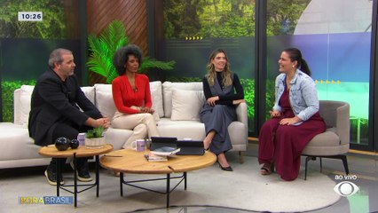 Após boatos de separação, Anitta posta foto com namorado