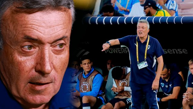 Domènec Torrent muestra inconformidad con resultados en Dortmund vs Rayados por el VAR y penal