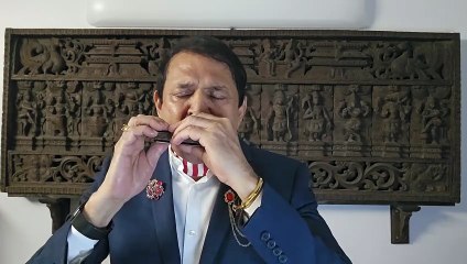 Pyar Karnewale Pyar Karte Hain Shan Se-Film Shaan 1980 on Harmonica Live Performance by Mukund Kamdar