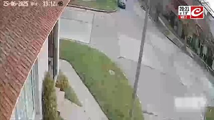 Brutal accidente: conductor chocó a joven de 23 años y se fugó