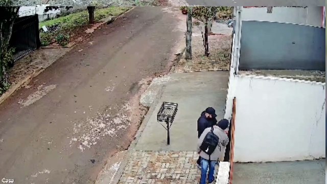 Ladrões invadem casa e furtam em plena luz do dia em Apucarana