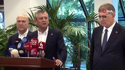 CHP Genel Başkanı Özgür Özel İzmir’de basın toplantısı düzenledi