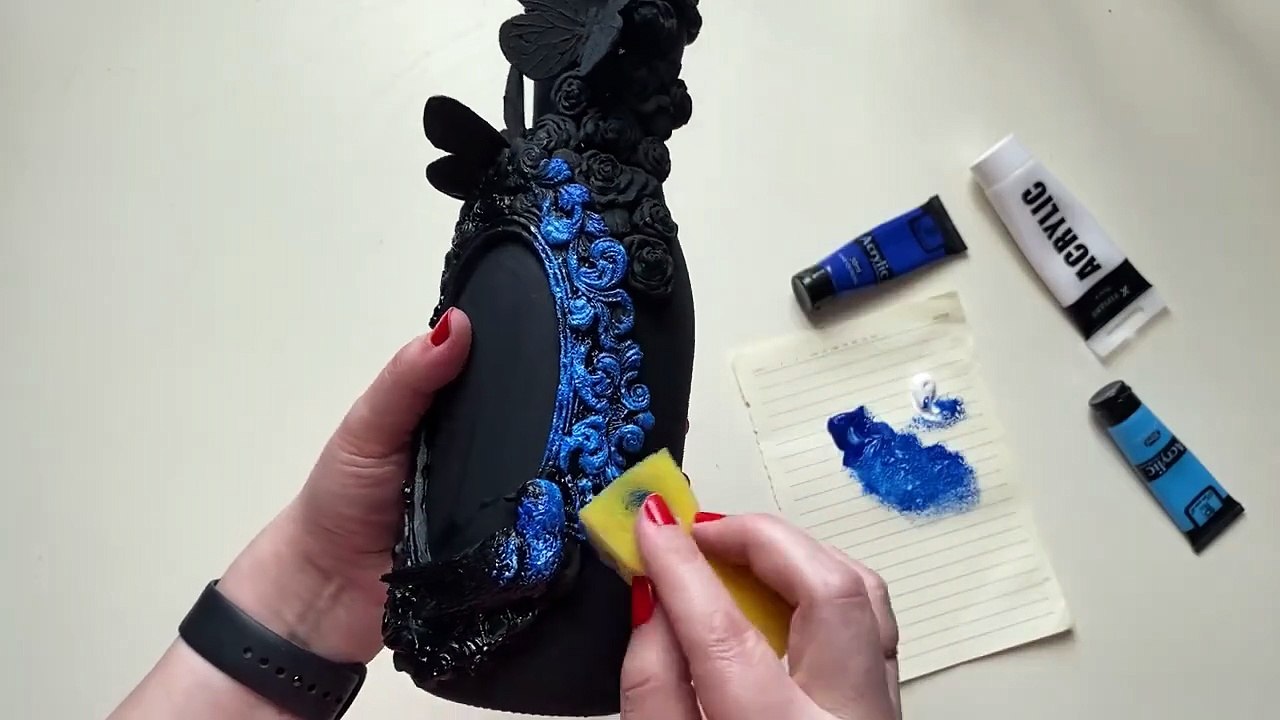 DIY Vase from a Bottle with Hot Glue – Beautiful & Easy Craft Tutorial