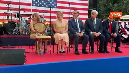 Tacchi alti e intrecci, ecco le scarpe indossate dalla premier Meloni alla festa del 4 Luglio