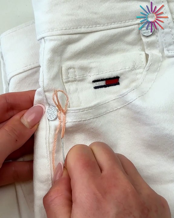 This pocket embroidery is a total game-changer 👖
