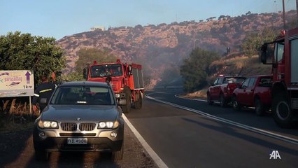Yunanistan'ın Girit Adası'ndaki orman yangınını söndürme çalışmaları devam ediyor