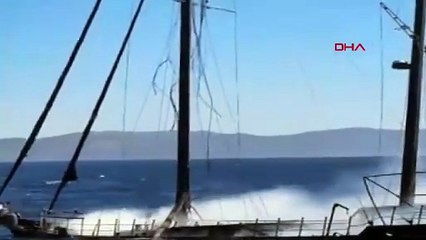 Turistleri taşıyan 27 metrelik lüks gulet alevler içerisinde kalarak battı!