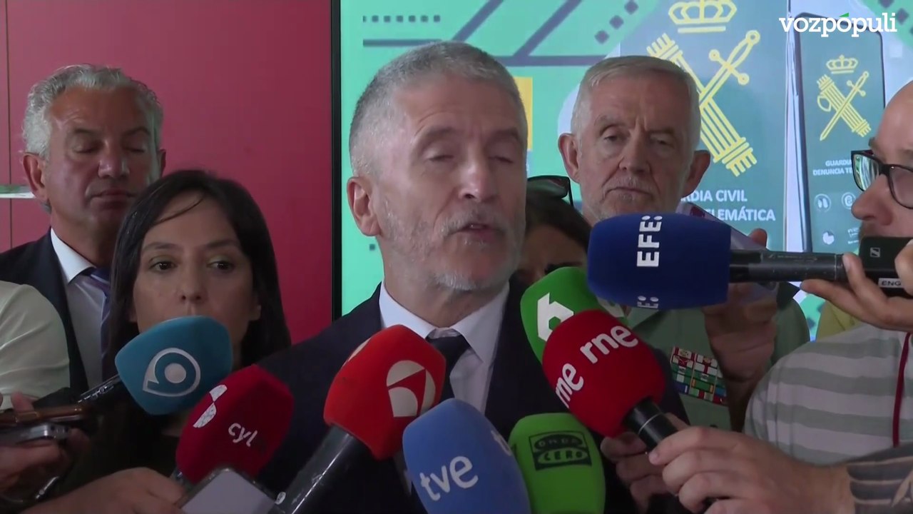 Marlaska pide perdón por las colas en Barajas y asegura que el operativo era el adecuado