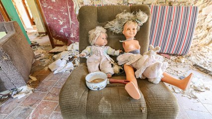 Elle reçoit des poupées... TOUS LES JOURS !