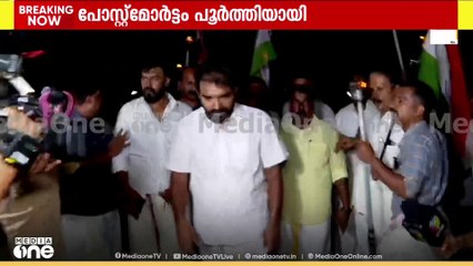 ചാണ്ടി ഉമ്മന്റെ പേഴ്‌സണൽ സ്റ്റാഫംഗത്തെ കസ്റ്റഡിയിലെടുത്ത് പൊലീസ്; സ്റ്റേഷനിലേക്ക് മാർച്ച്