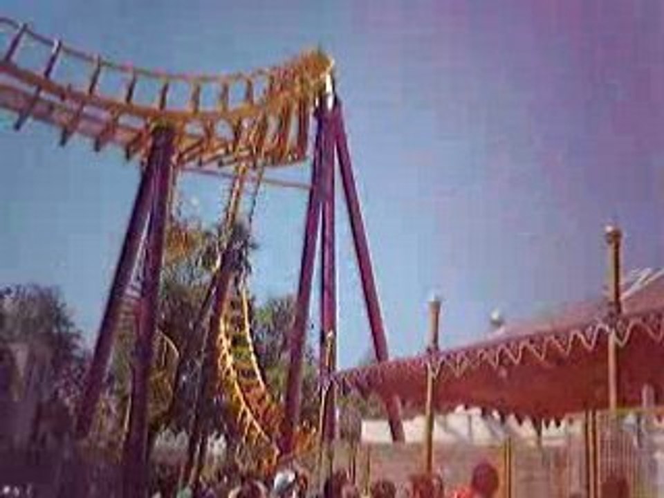 Walibi au Cobra le 12 Mai 2008 > la je suis dedans =P