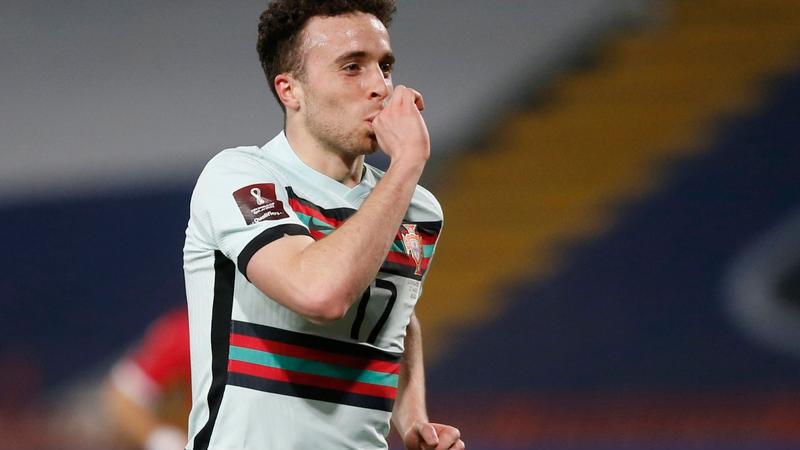 PSG hold minute of silence following Diogo Jota's passing