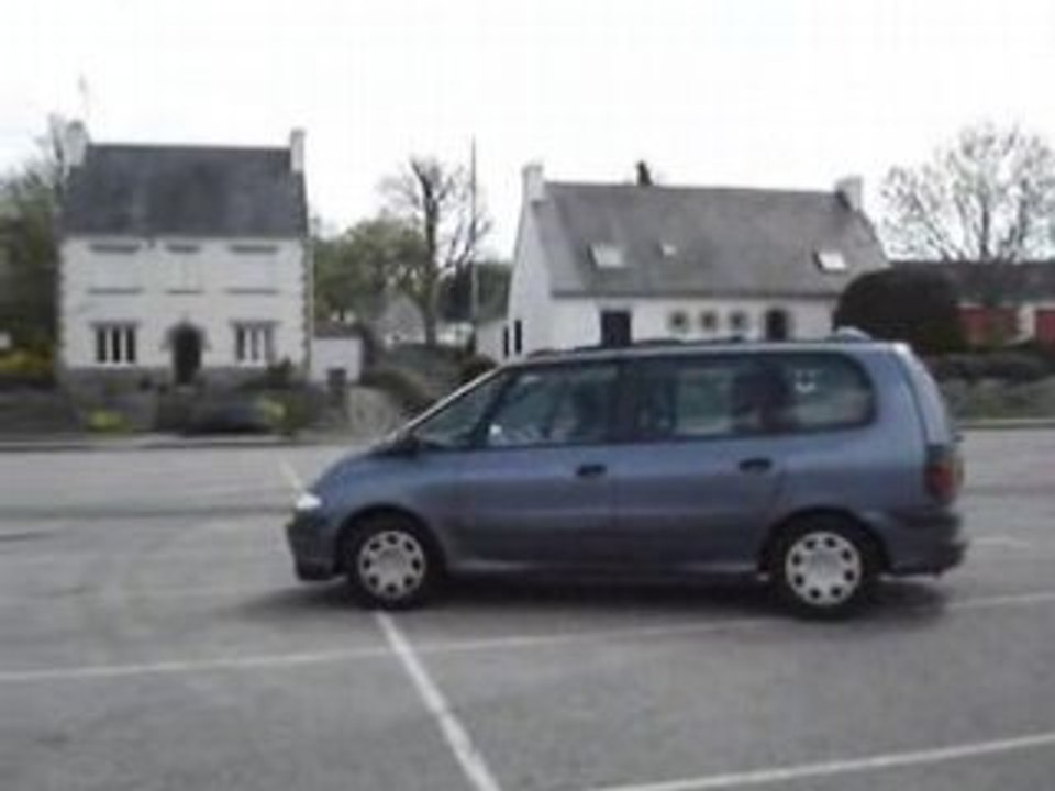 'tite twingo s'essaye à la conduite