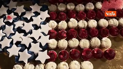 Festa 4 luglio a Villa Taverna, i cupcacke colorati formano la bandiera Usa a Stelle e Strisce