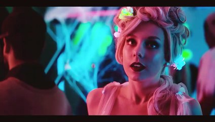 Carla Samuel halloween kiss   full halloween scene   EliteS02   Elite Season 2