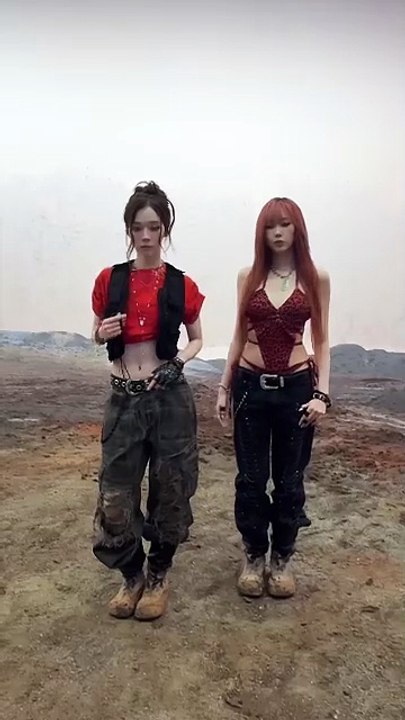low low low low low aespa GISELLE 지젤 WINTER 윈터 DirtyWork aespaDirtyWork shorts