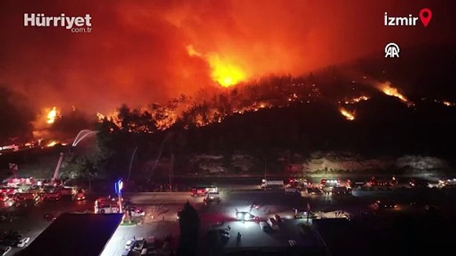İzmir Buca'da orman yangını: Alevlerin arasından böyle geçti