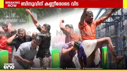 രാജിയാവശ്യപ്പെട്ട് ആരോഗ്യമന്ത്രിയുടെ ഔ​ദ്യോ​ഗിക വസതിയിലേക്ക് BJP മാർച്ച്;ബാരിക്കേഡ് മറിച്ചിടാൻ ശ്രമം