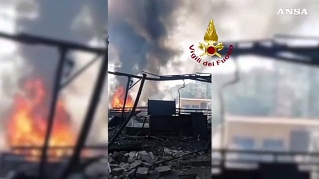 Esplosione in un distributore di benzina a Roma, evacuato un centro estivo