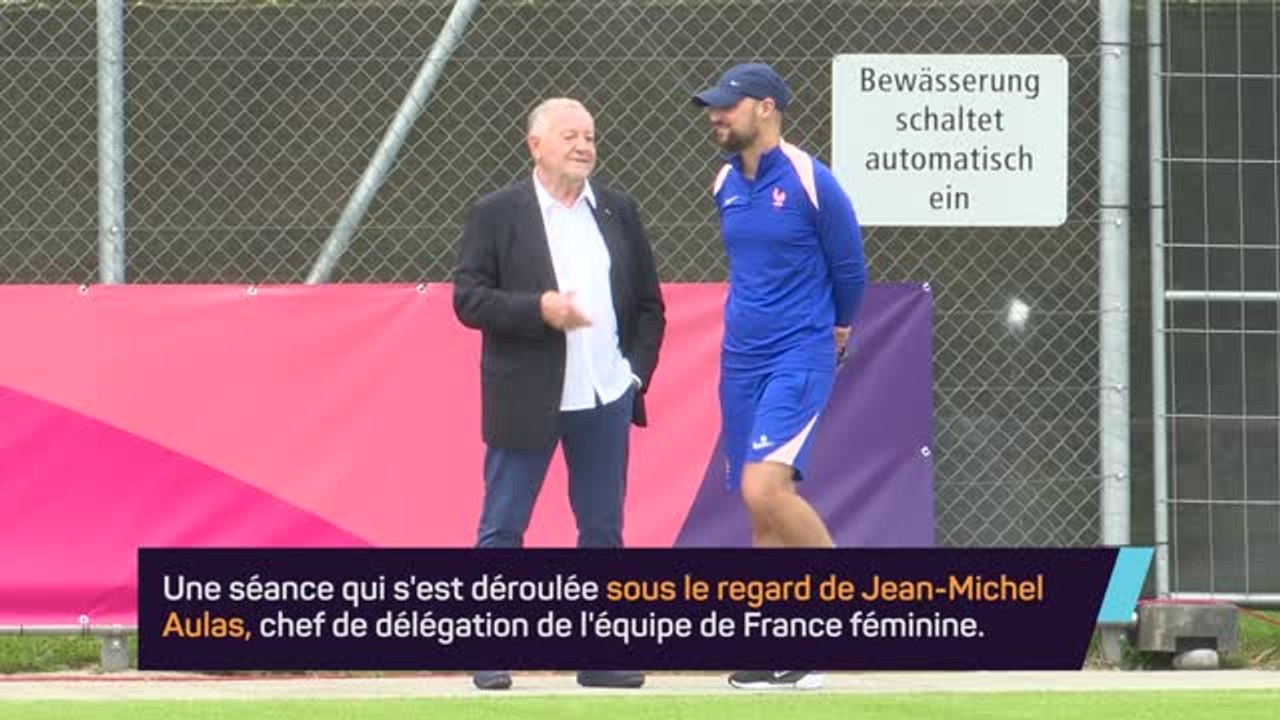 Bleues - Aulas présent à l'entraînement à la veille du choc face à l'Angleterre