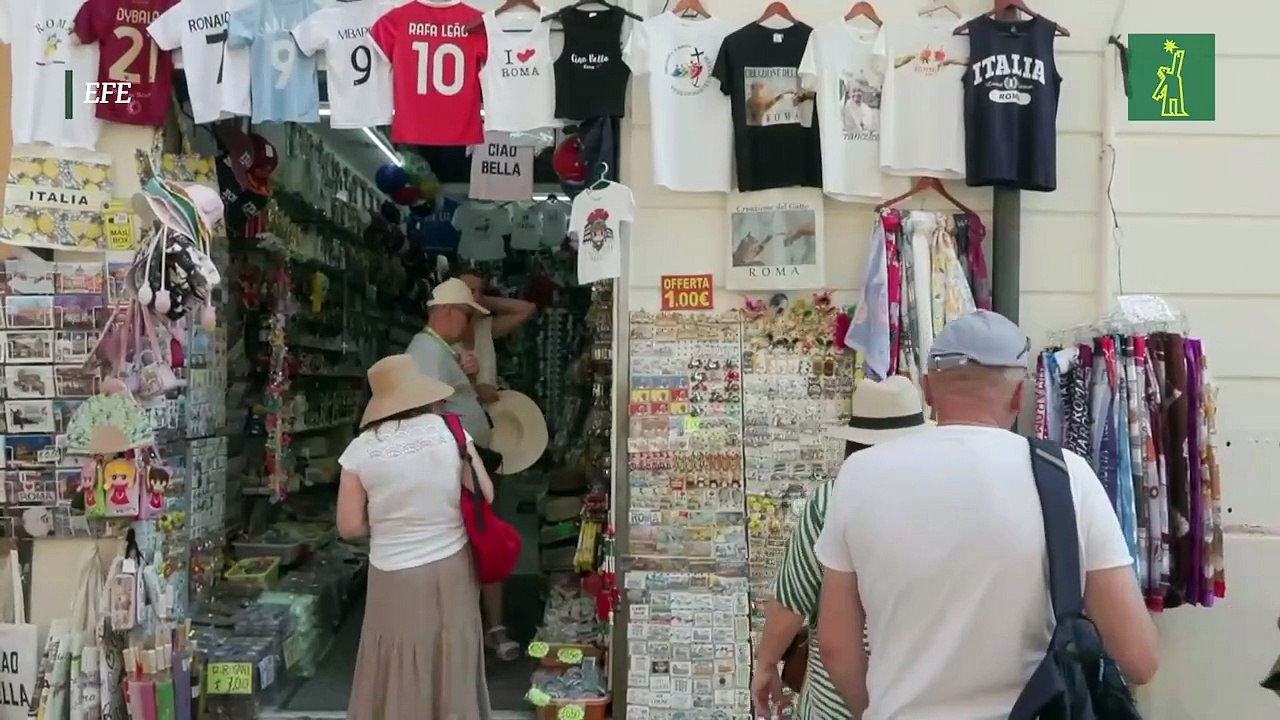 Encontrar un suvenir de León XIV, una misión imposible