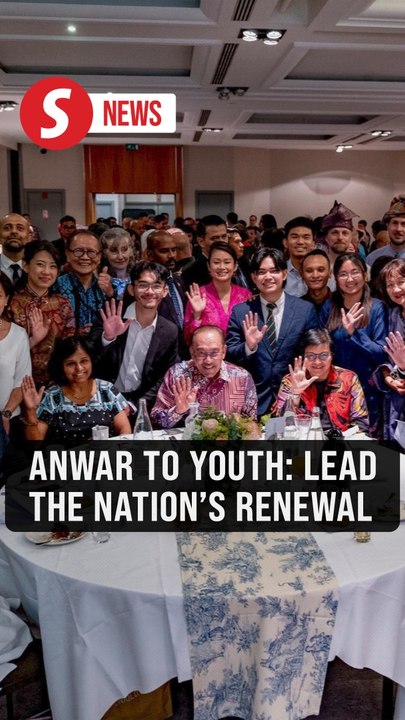 PM Anwar urges youth to embrace change and uphold Malaysian values