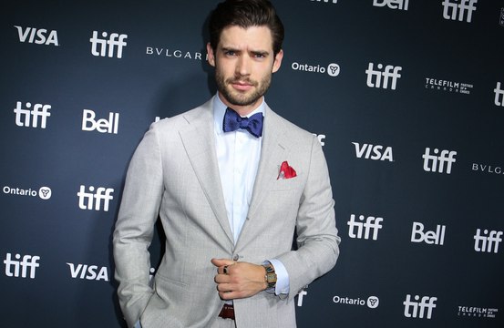 Superman star David Corenswet appreciates the words of encouragement he's received from Tyler Hoechlin and Henry Cavill