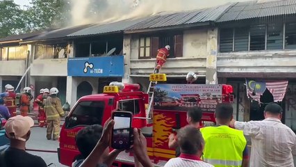 大山脚大街火灾波及4间百年老店 🏚️