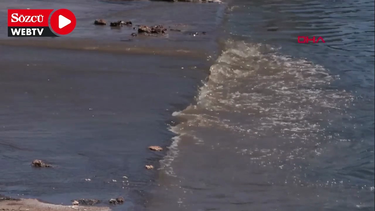 Küçükçekmece’de dereden gelen kokuya mahalleli isyan etti, atık döküldüğü iddia edildi