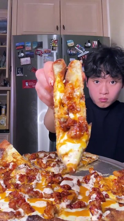 Follow for more ASMR videos🌮🍟 Credits: @teds_zaza #mukbang #asmr #fastfood #asmreating