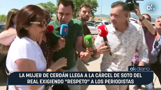 La mujer de Cerdán llega a la cárcel de Soto del Real exigiendo respeto a los periodistas