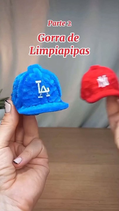 DIY Cute Pipe Cleaner Mini Caps via: @kitschy.floreCreate adorable mini caps using colorful pipe cleaners! This fun and easy DIY project is perfect for decorating dolls, keychains, or adding a playful touch to your crafts.