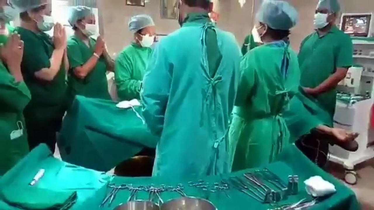 DIVINE HEALING IN THE OT!  Doctors in Varanasi chant the Dhanvantri Stotra before surgeries, invoking Lord Dhanvantri, the deity of healing. 🙏  A sacred fusion of faith & medicine, deeply rooted in Sanatan Dharma. 🚩