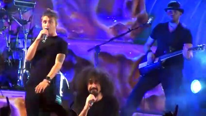 Caparezza - Vengo dalla luna (live)