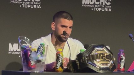 Topuria responde a la polémica tras su golpes después de noquear a Oliveira