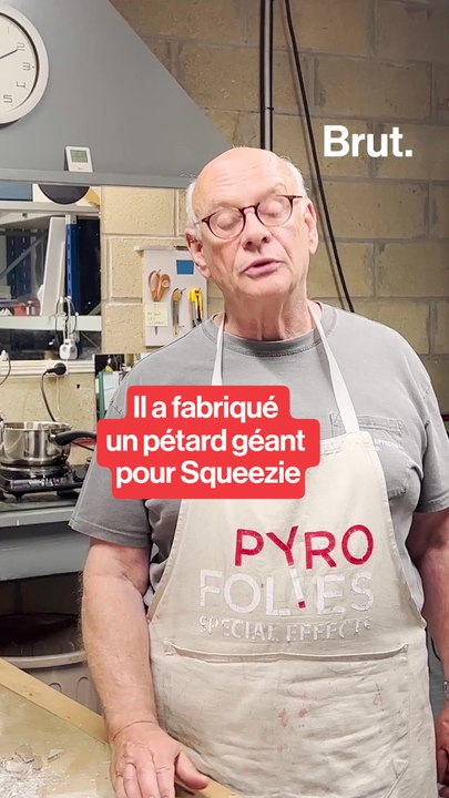 Il réalise des effets spéciaux dans son hangar