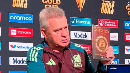 Copa Oro: Javier Aguirre revela que libro lleva para la conferencia de prensa
