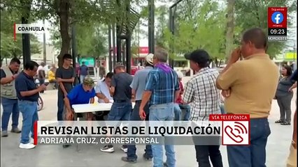 Trabajadores de AHMSA hacen fila en Monclova para revisión de listas de liquidación